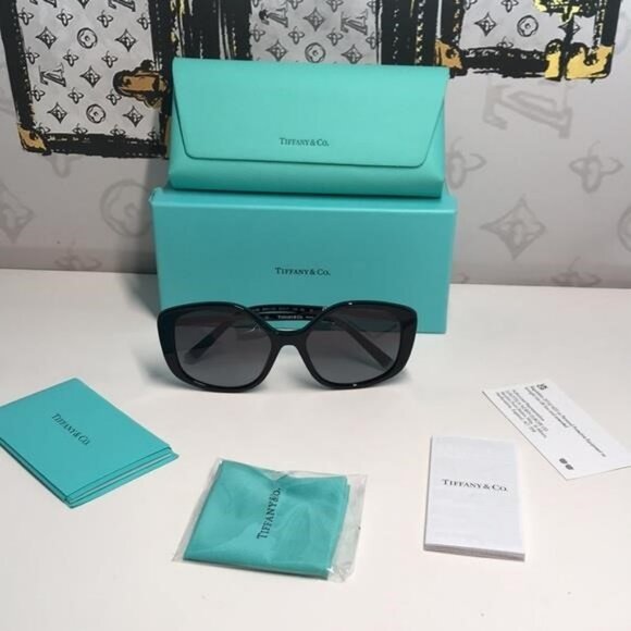 New Authentic Tiffany & Co. Sunglasses TF 4192 80013C Black/Grey Gradient Women - Picture 4 of 12